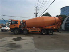 廣西陶總在我廠定購16方歐曼攪拌車