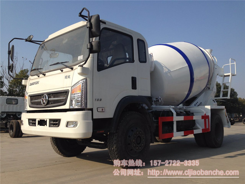 河南新鄉趙總在我廠定購2臺6.5方大運攪拌車