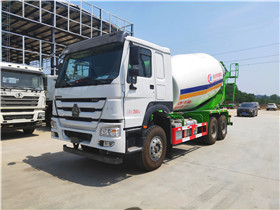 重汽豪沃12方攪拌車發(fā)往山西運(yùn)城