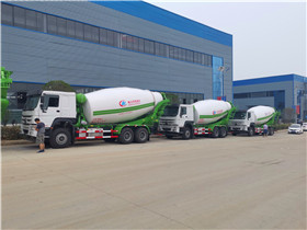 重汽豪沃15方攪拌車5連發(fā)