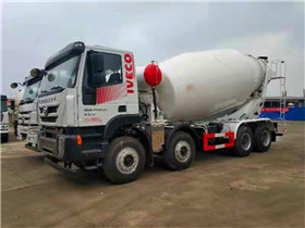 上汽紅巖12方發(fā)往山西