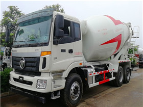 福田歐曼12方攪拌車發(fā)往西藏